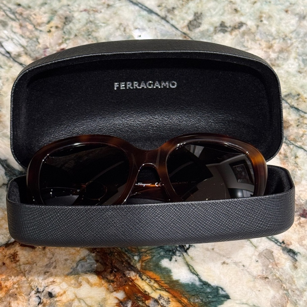 SALVATORE FERRAGAMO NWT Tortoise Cat-eye Sunglasses Authentic Gancini! - Picture 11 of 16
